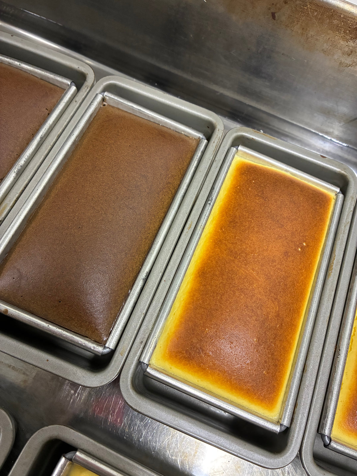 焦香(ほうじ茶キャラメル)ベイクドチーズケーキ、淡海クリームチーズ100g、クリームチーズのスコーン2個、淡海クロテッドクリームチーズ80gギフトボックス入り